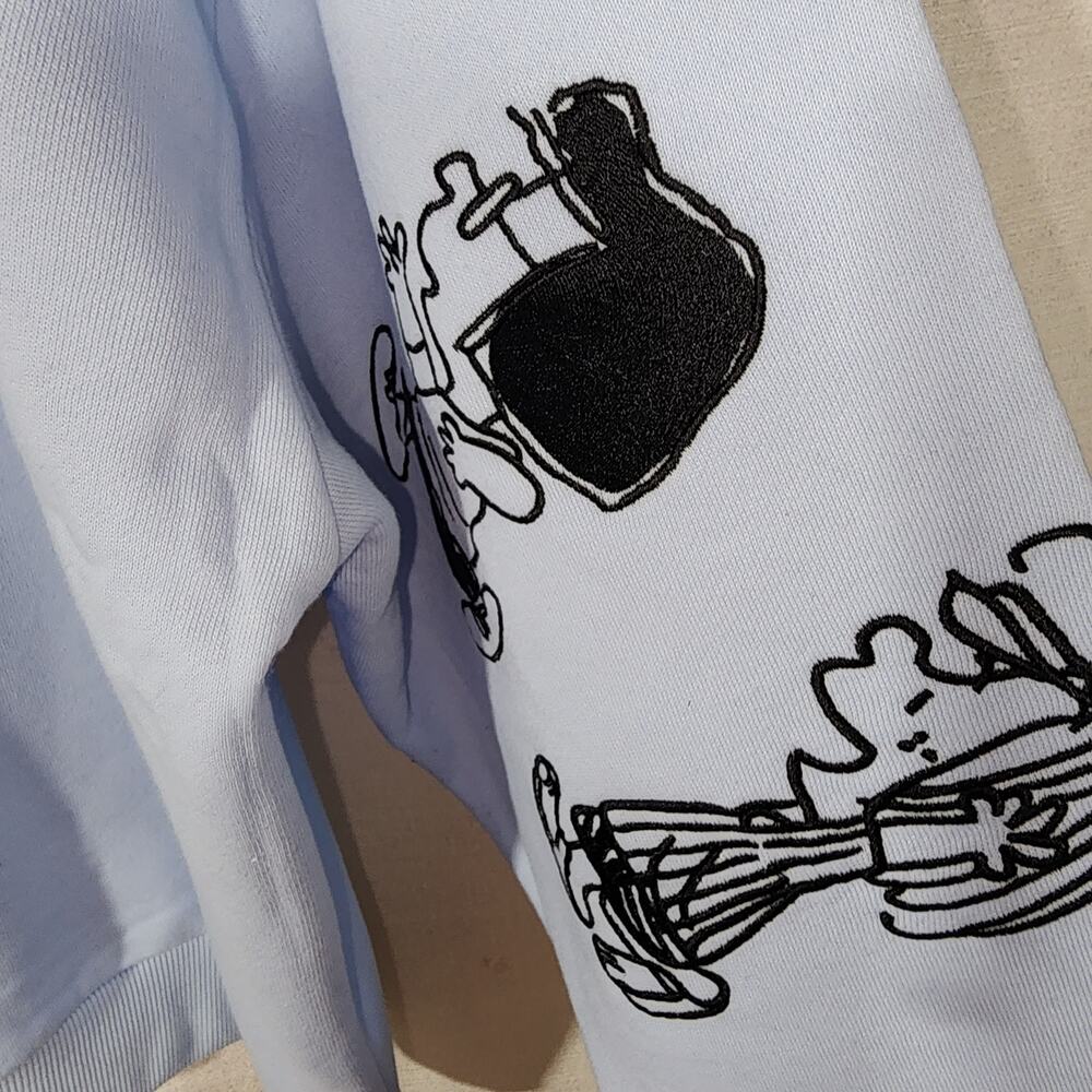 Snoopy and Friends Sweatshirt women's medium - Picture 7 of 7